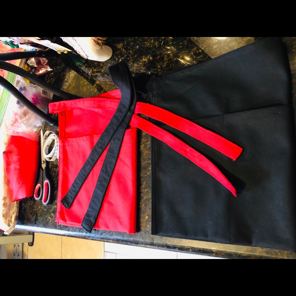 aprons for waiters and waitresses